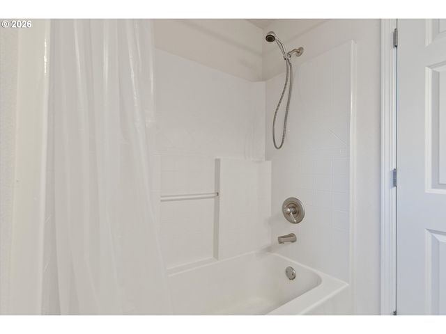 1555 Nw 39TH St, Lincoln City, OR 97367