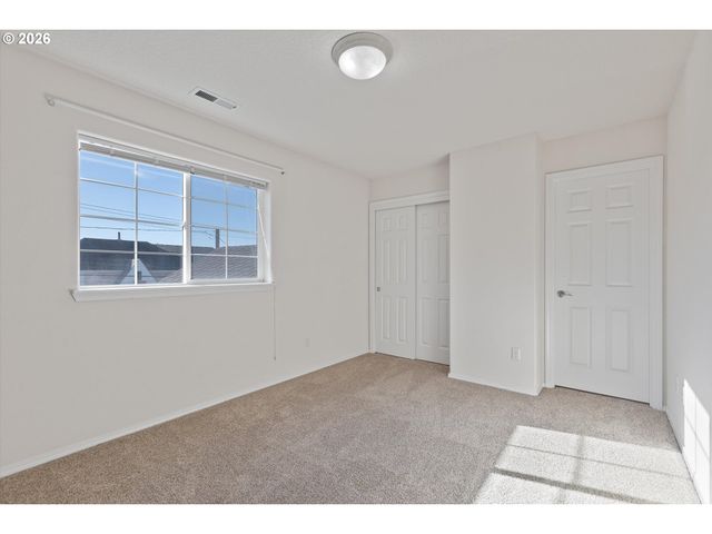 1555 Nw 39TH St, Lincoln City, OR 97367
