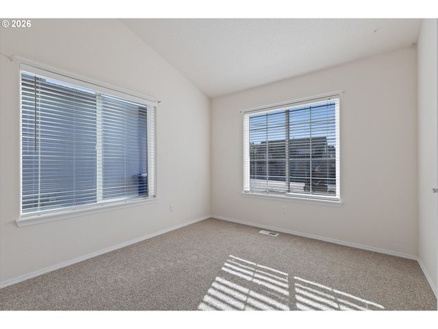 1555 Nw 39TH St, Lincoln City, OR 97367