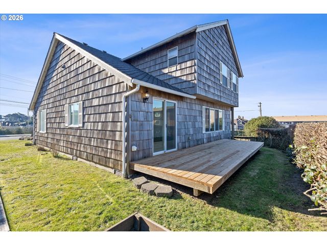1555 Nw 39TH St, Lincoln City, OR 97367