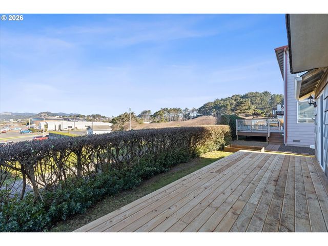 1555 Nw 39TH St, Lincoln City, OR 97367