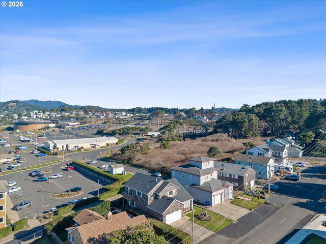 1555 Nw 39TH St, Lincoln City, OR 97367