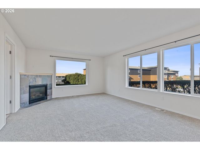 1555 Nw 39TH St, Lincoln City, OR 97367