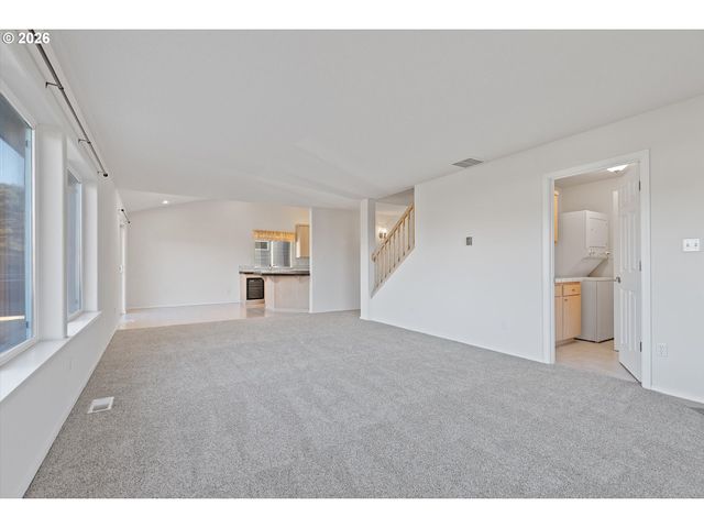 1555 Nw 39TH St, Lincoln City, OR 97367