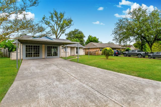 7210 Lumber Jack Drive, Houston, TX 77040