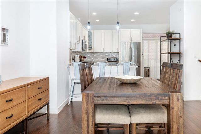 103 Home Avenue, Oak Park, IL 60302