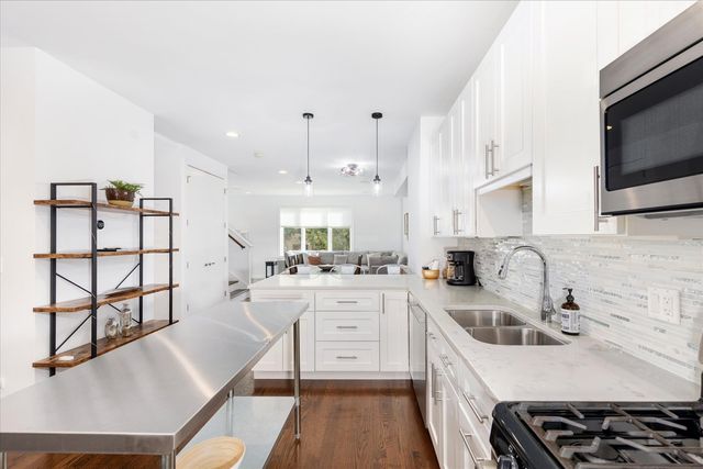 103 Home Avenue, Oak Park, IL 60302