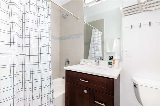 103 Home Avenue, Oak Park, IL 60302