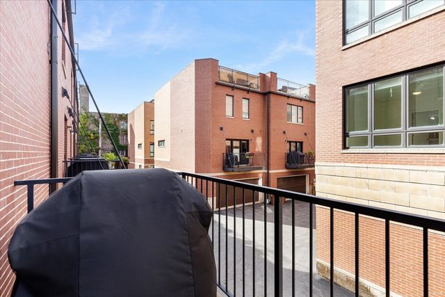 103 Home Avenue, Oak Park, IL 60302