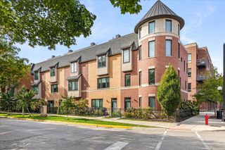 103 Home Avenue, Oak Park, IL 60302