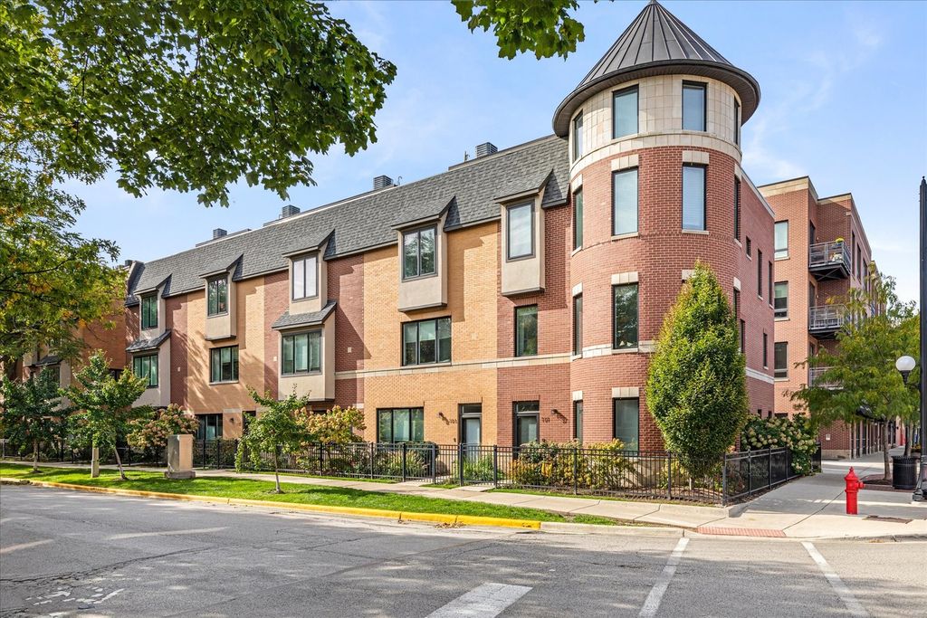 103 Home Avenue, Oak Park, IL 60302