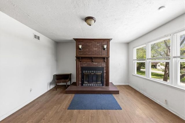 17214 Chula Vista Drive, Belton, MO 64012