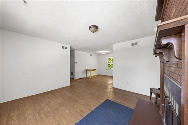 17214 Chula Vista Drive, Belton, MO 64012