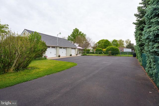 953 KLOCKNER RD, Hamilton, NJ 08619