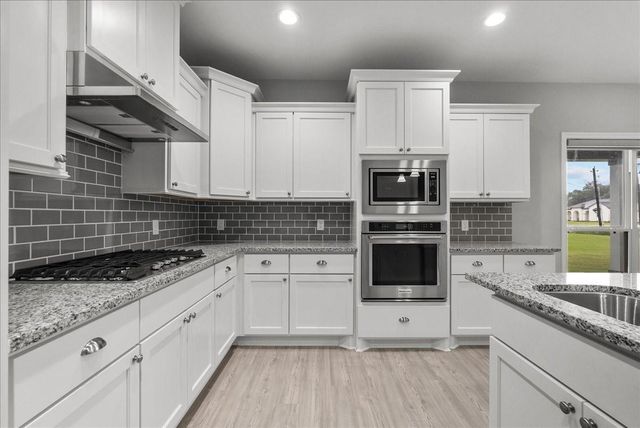 5000 Boreas Dr, Alvin, TX 77511