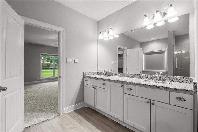 5000 Boreas Dr, Alvin, TX 77511