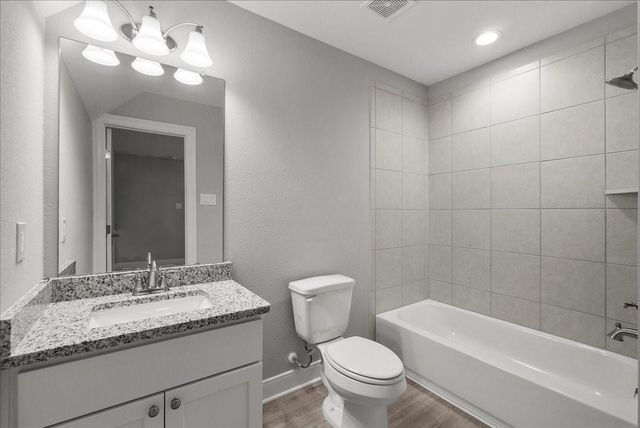 5000 Boreas Dr, Alvin, TX 77511