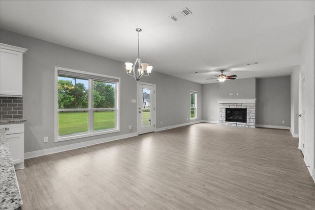 5000 Boreas Dr, Alvin, TX 77511