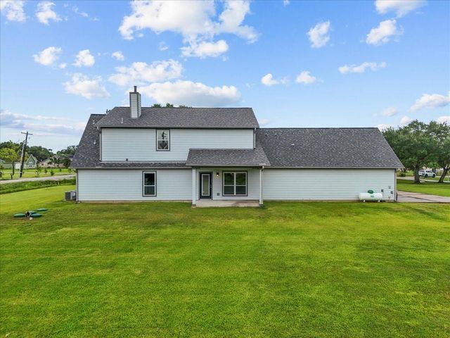 5000 Boreas Dr, Alvin, TX 77511