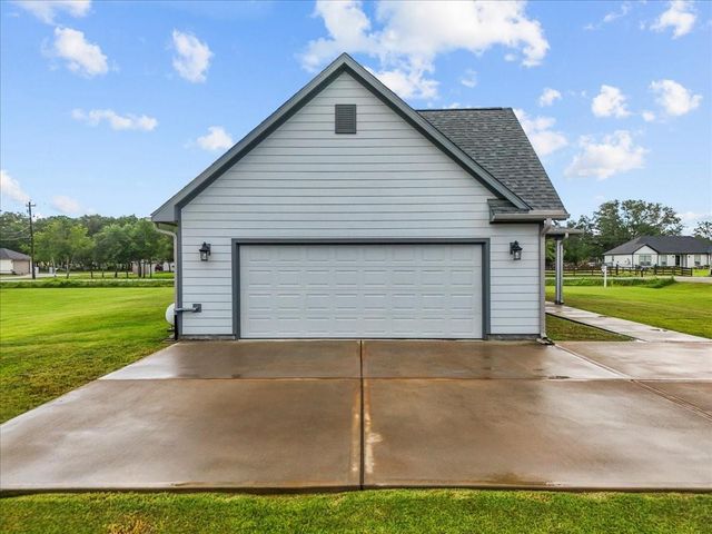 5000 Boreas Dr, Alvin, TX 77511