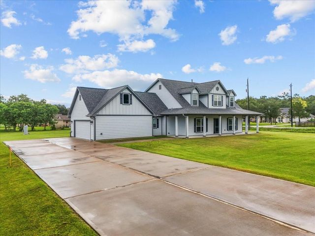 5000 Boreas Dr, Alvin, TX 77511