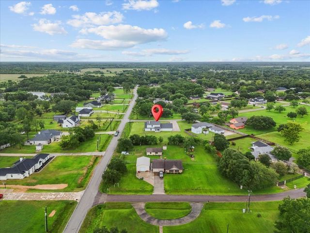 5000 Boreas Dr, Alvin, TX 77511