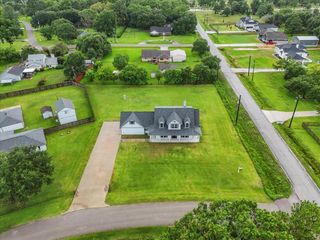 5000 Boreas Dr, Alvin, TX 77511