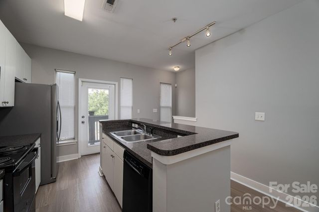 1012 Skyline View Way, Charlotte, NC 28204