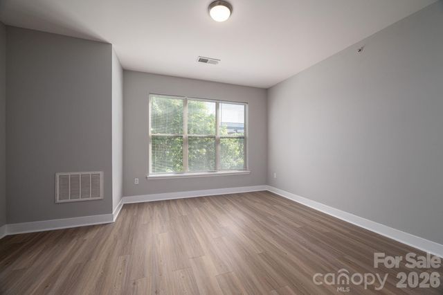 1012 Skyline View Way, Charlotte, NC 28204