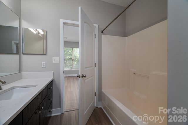 1012 Skyline View Way, Charlotte, NC 28204