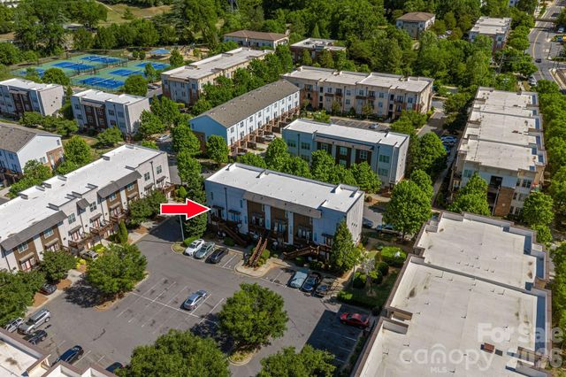 1012 Skyline View Way, Charlotte, NC 28204