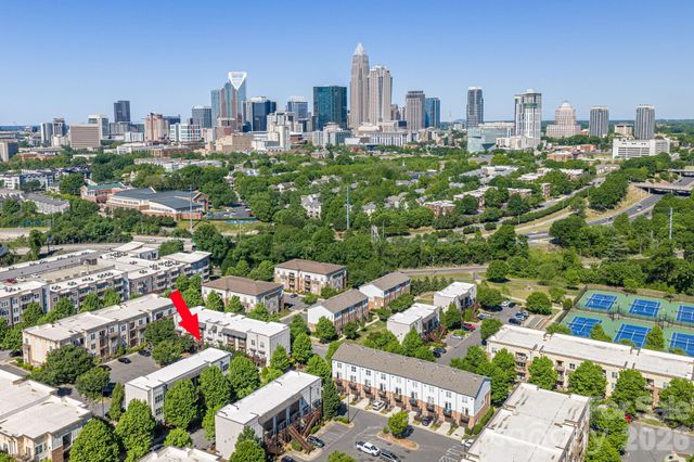 1012 Skyline View Way, Charlotte, NC 28204