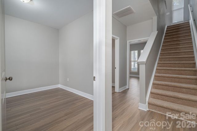 1012 Skyline View Way, Charlotte, NC 28204