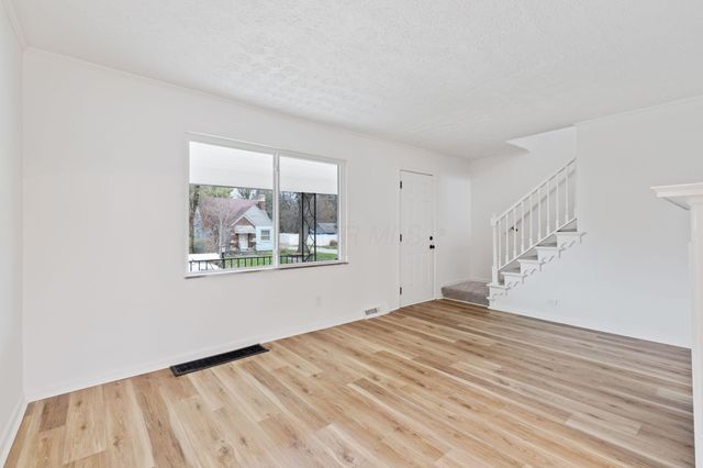 1381 Oakwood Avenue, Columbus, OH 43206