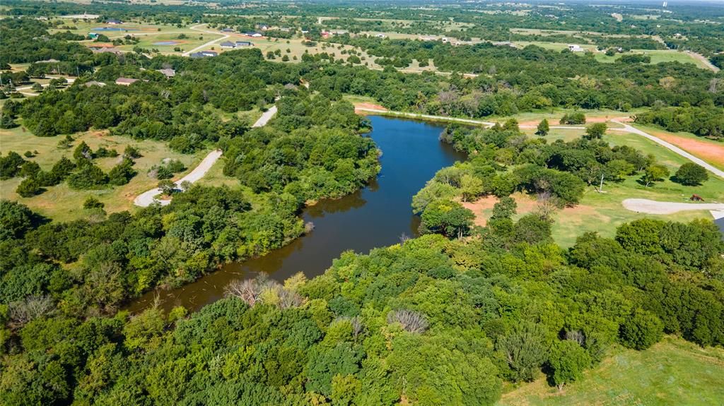 Image 3 of property listing at 20390 Three Oaks Way, Purcell, OK 73080