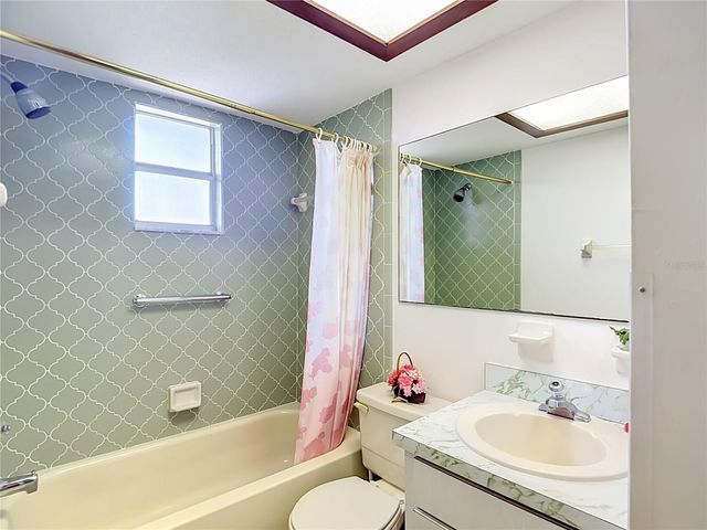 3447 BAYVIEW AVENUE, Weeki Wachee, FL 34607