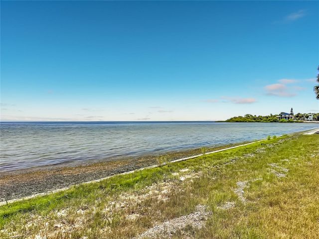 3447 BAYVIEW AVENUE, Weeki Wachee, FL 34607
