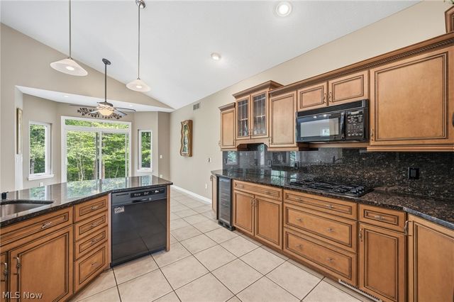 9628 Scottsdale Drive, Broadview Heights, OH 44147
