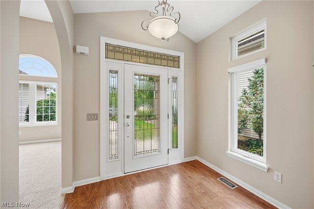 9628 Scottsdale Drive, Broadview Heights, OH 44147