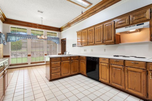 705 Cedar Creek, Tyler, TX 75703