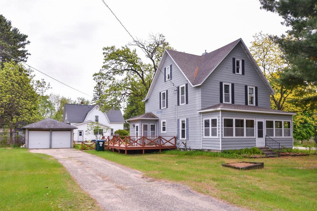 735 OAKWOOD STREET, Wild Rose, WI 54984