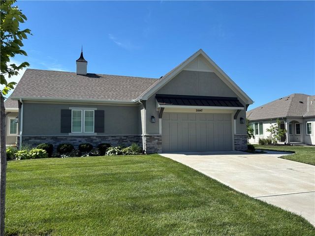 21847 W 82nd Terrace, Lenexa, KS 66220
