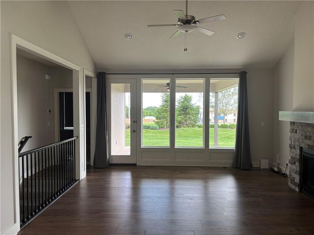 21847 W 82nd Terrace, Lenexa, KS 66220
