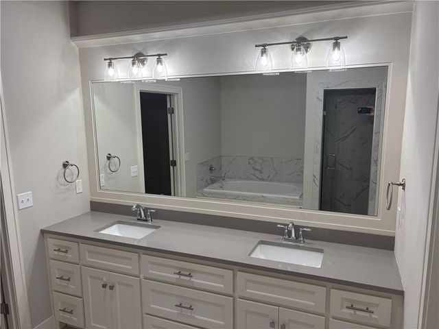 21847 W 82nd Terrace, Lenexa, KS 66220