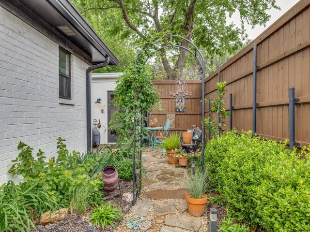 2006 Brookside Drive, Grapevine, TX 76051