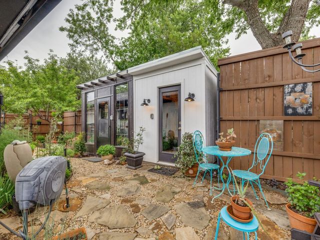 2006 Brookside Drive, Grapevine, TX 76051