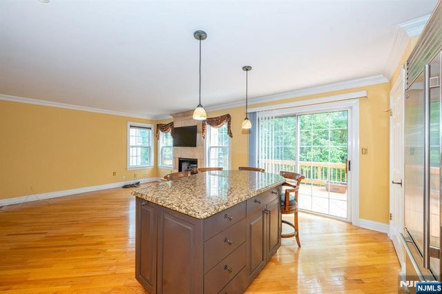 43 Morning Watch Road, Wayne, NJ 07470