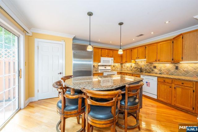 43 Morning Watch Road, Wayne, NJ 07470