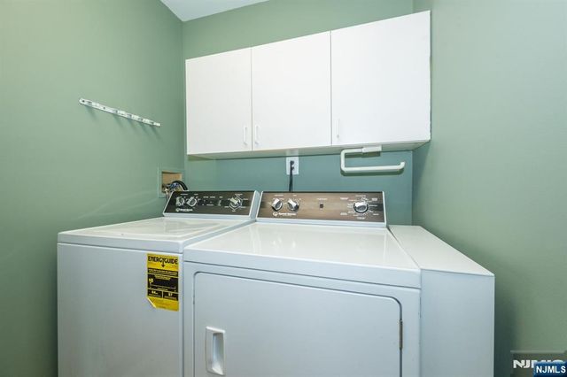 43 Morning Watch Road, Wayne, NJ 07470