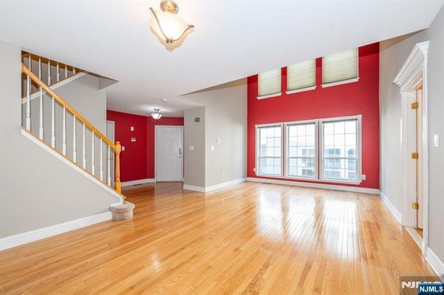 43 Morning Watch Road, Wayne, NJ 07470